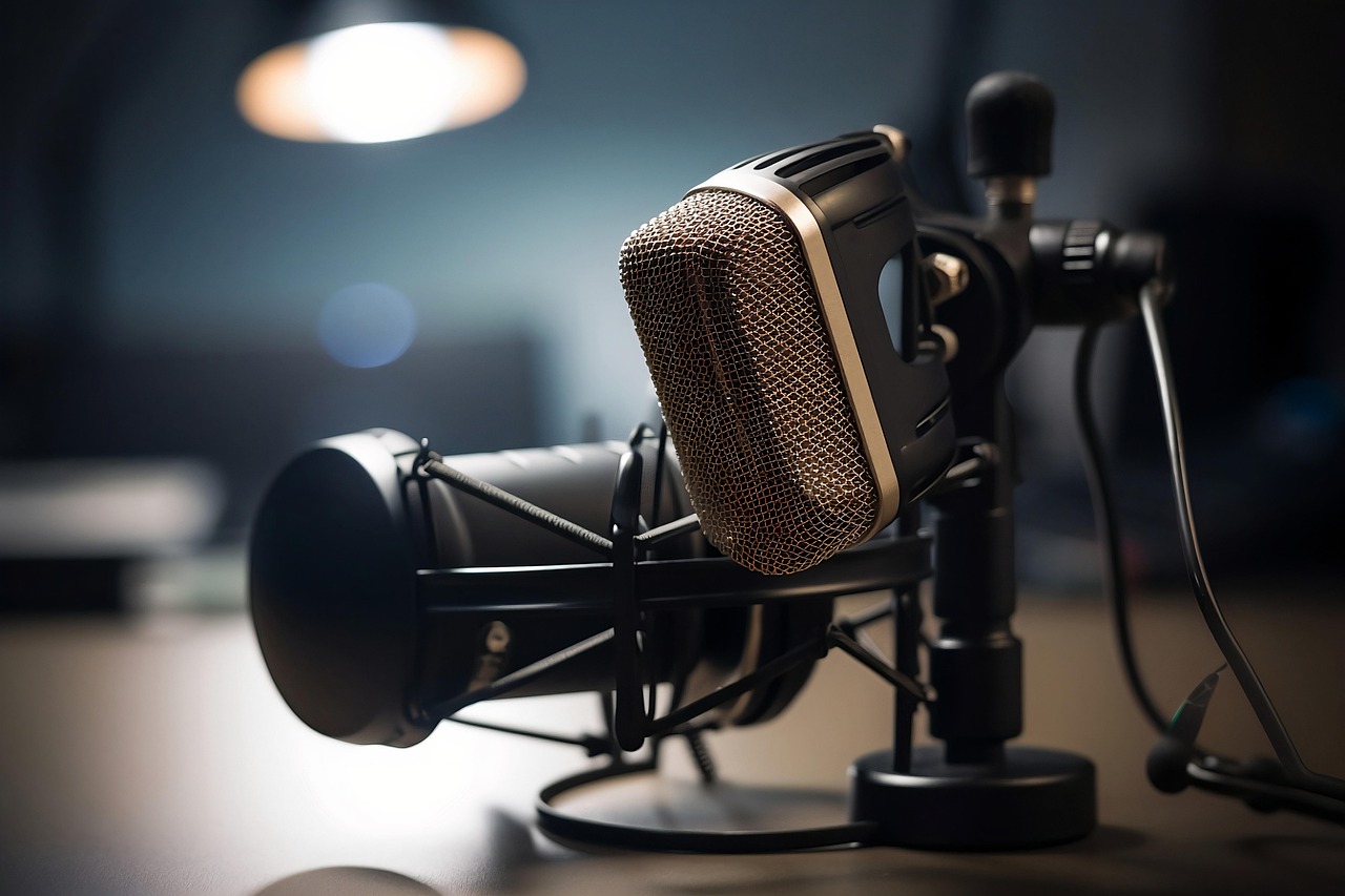 klassisch im Radio und/oder digital auf Spotify & Co. klassisch im Radio und/oder digital auf Spotify & Co.